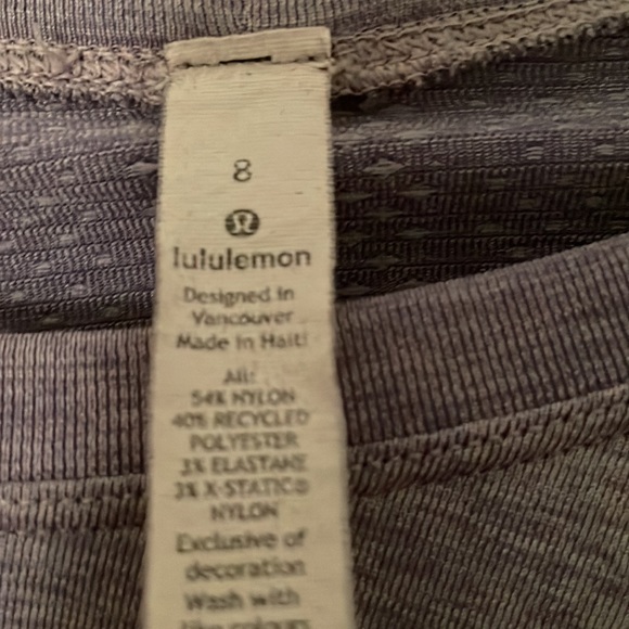 Purple lulu long sleeve with thumb wholes - Picture 2 of 2